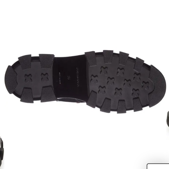 Balenciaga Black Exposed-Stitch Leather Chelsea Boots size 37 - Picture 4 of 10